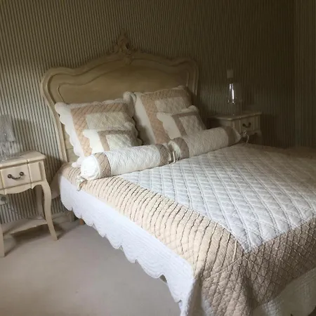 Le Clos Des Roys Bed & Breakfast