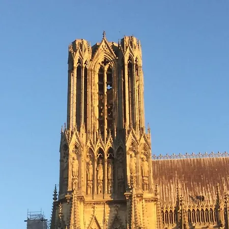 Le Clos Des Roys Panzió Reims