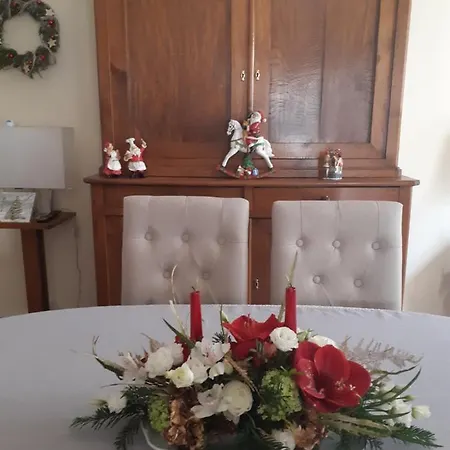 Le Clos Des Roys Bed & Breakfast Remeš