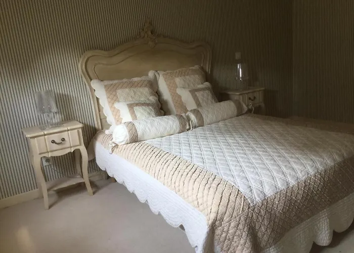 Le Clos Des Roys Bed and breakfast